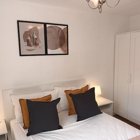 Spacious Elegant 2-Br Apartment In Aberdeen City Centre Exterior foto