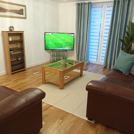 Spacious Elegant 2-Br Apartment In Aberdeen City Centre Exterior foto