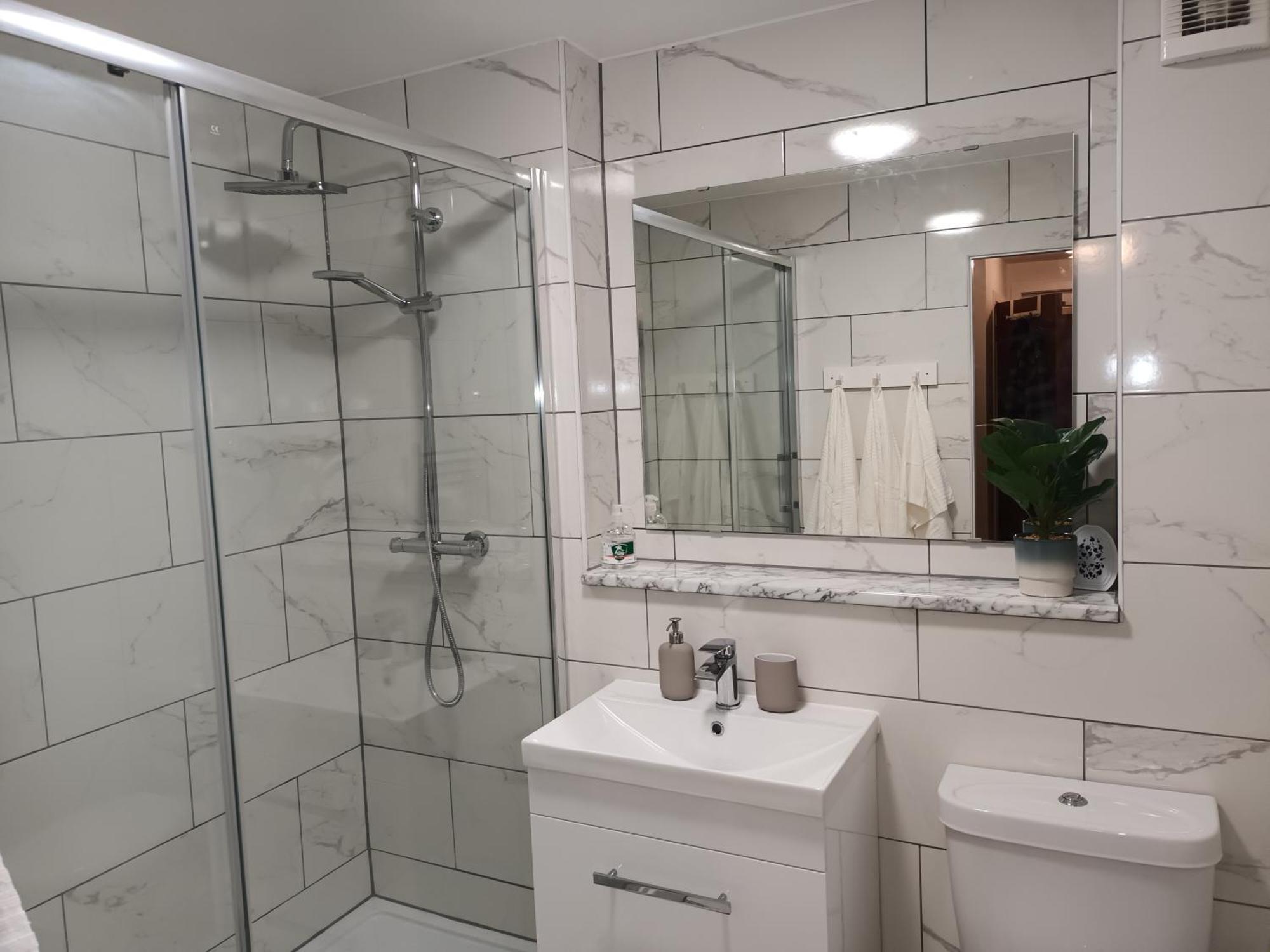 Spacious Elegant 2-Br Apartment In Aberdeen City Centre Exterior foto