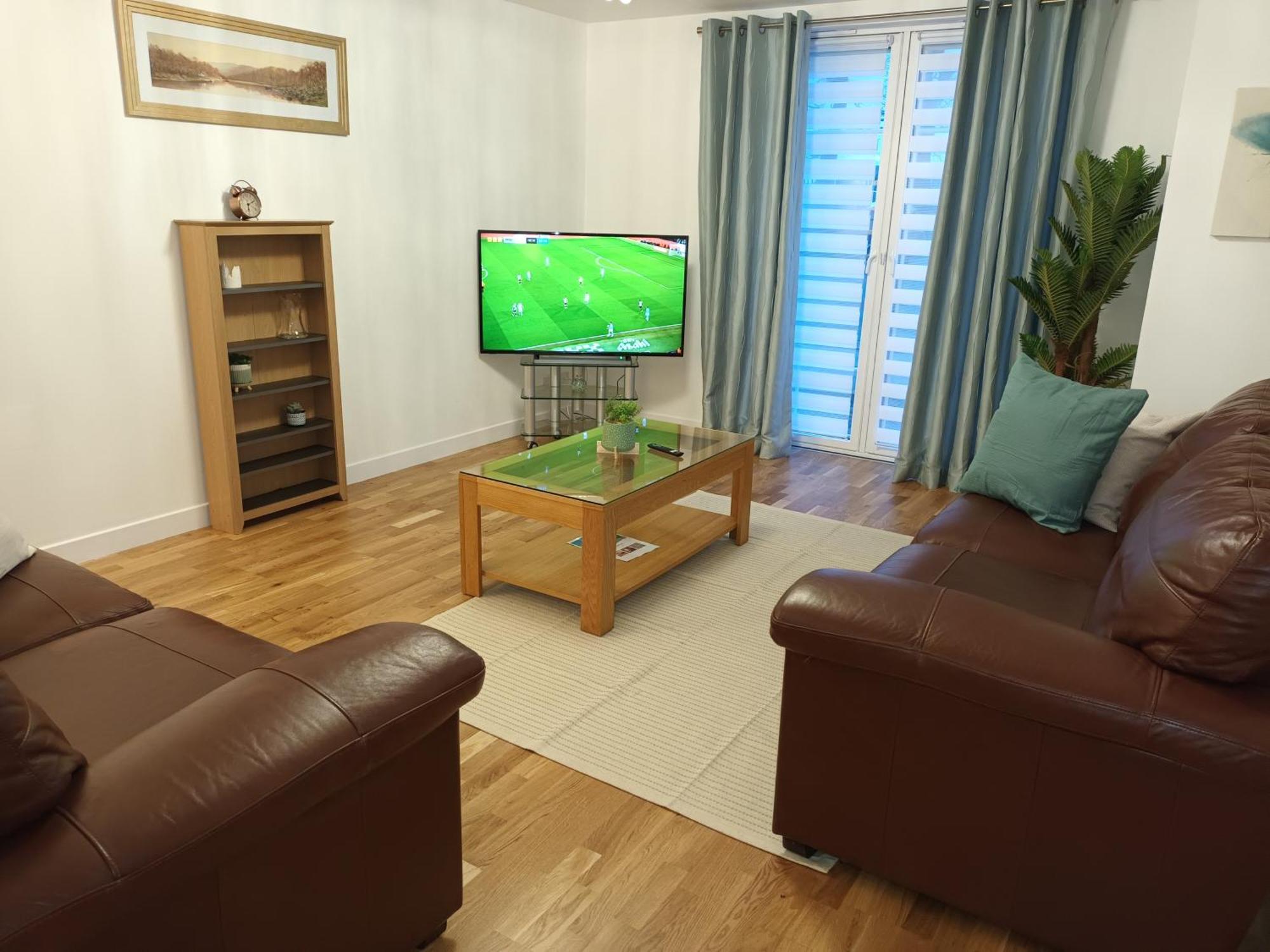 Spacious Elegant 2-Br Apartment In Aberdeen City Centre Exterior foto