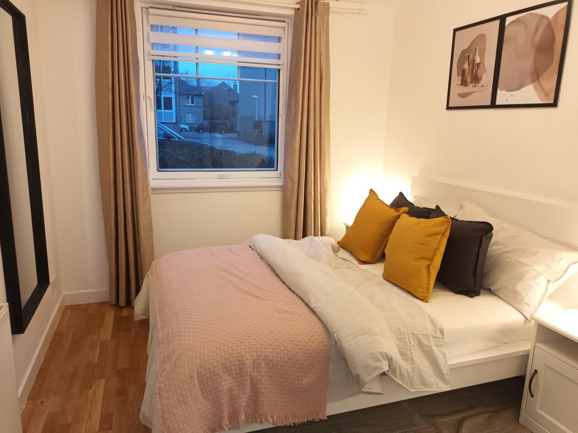 Spacious Elegant 2-Br Apartment In Aberdeen City Centre Exterior foto